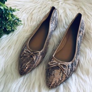 BANANNA REPUBLIC Sz 7.5 Embossed Snake Skin Flats